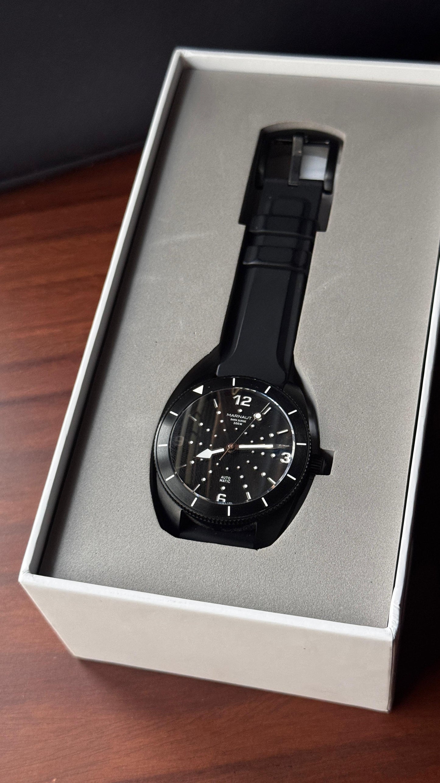 Marnaut Dark Surge 300B