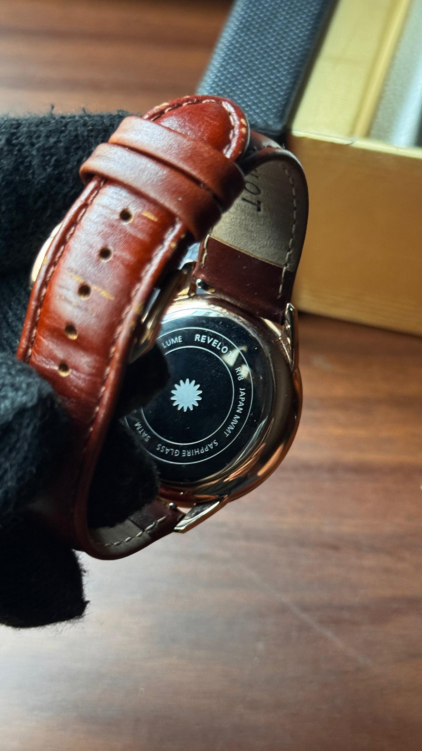 Revelot Universal Rose Gold 40mm Storm