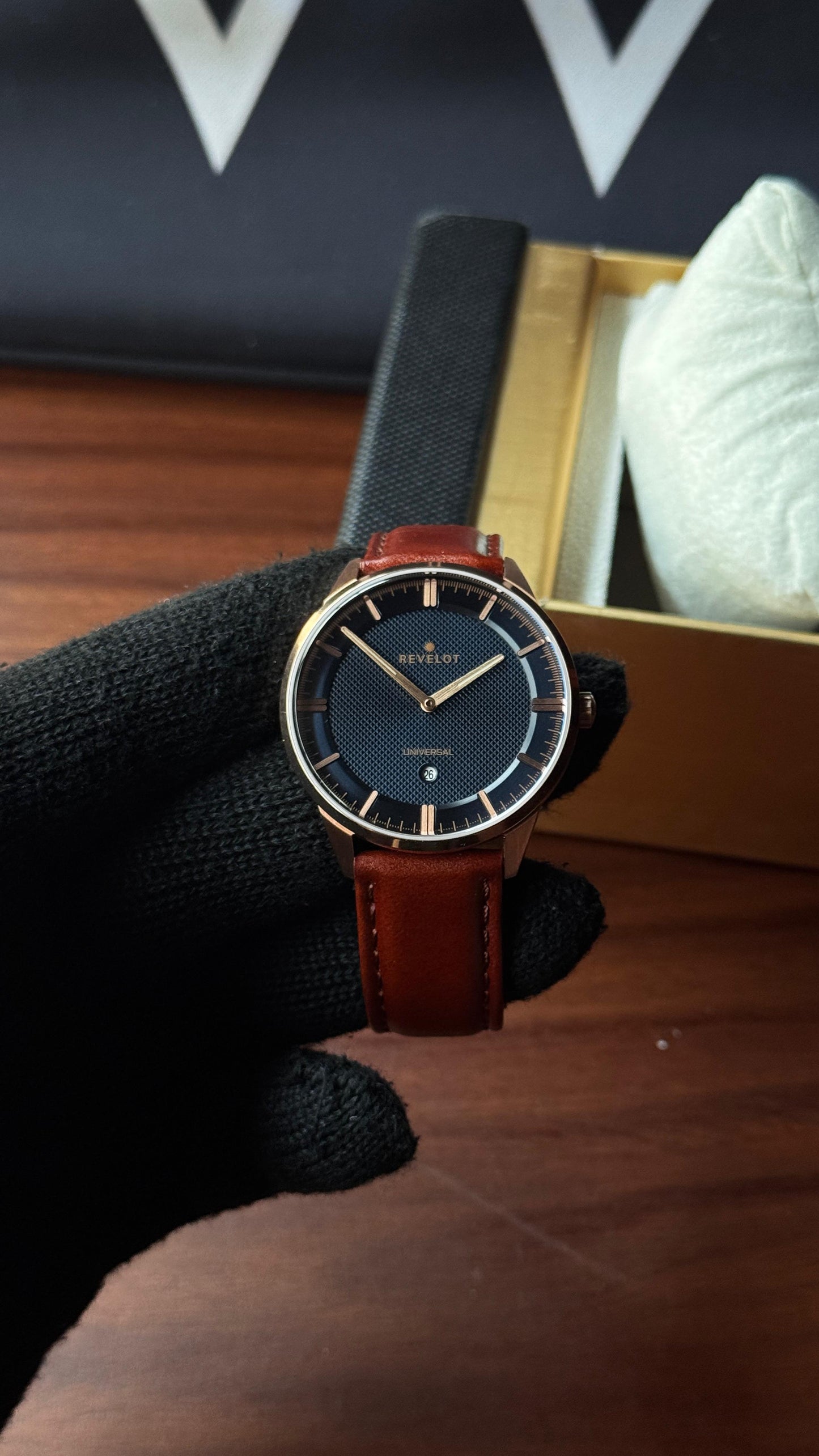 Revelot Universal Rose Gold 40mm Storm