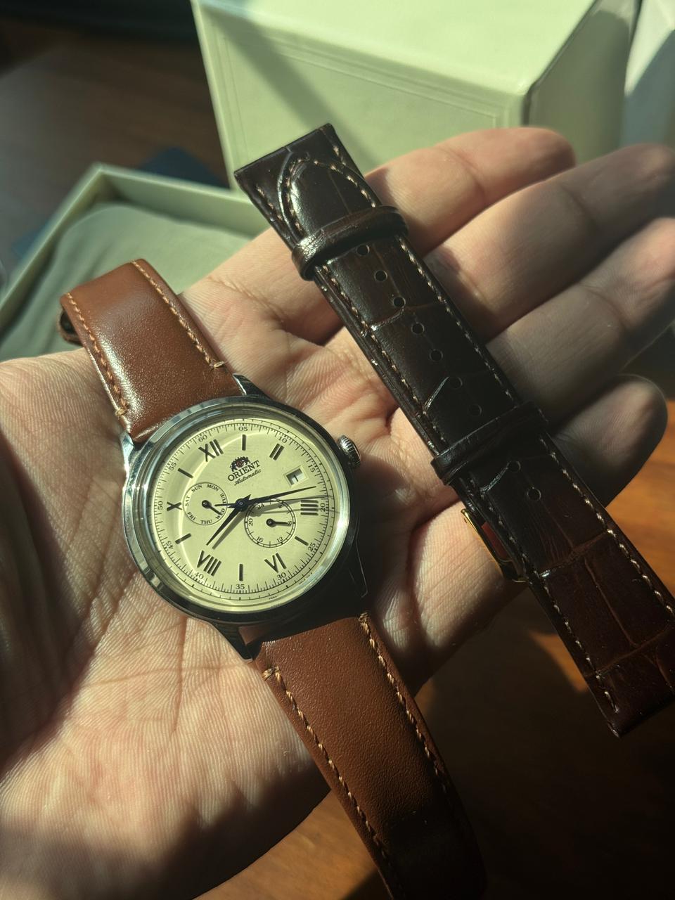 Orient V8 Cream RA-AK0702S10B