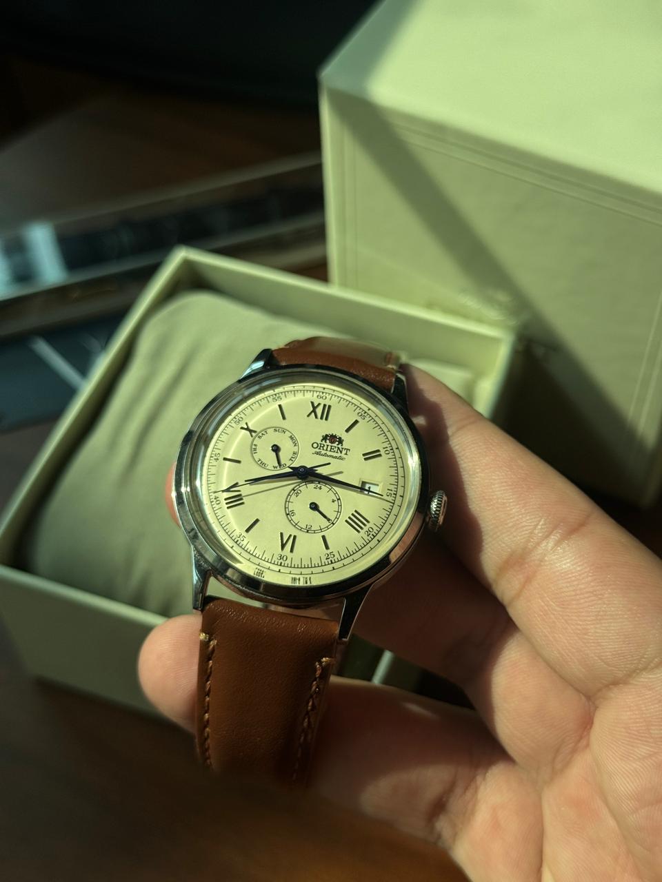 Orient V8 Cream RA-AK0702S10B