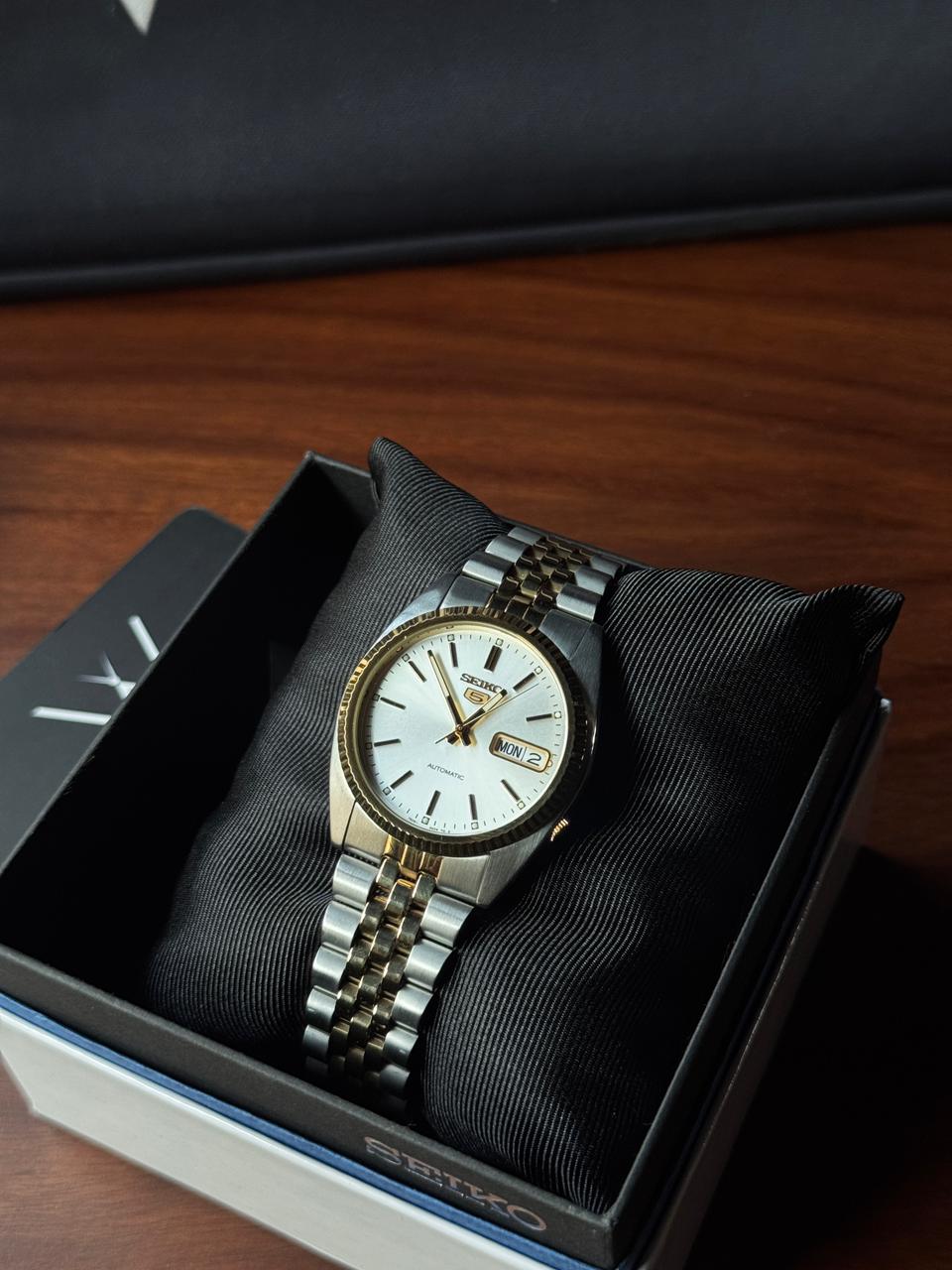 Seiko 5 Datejust SNXJ90