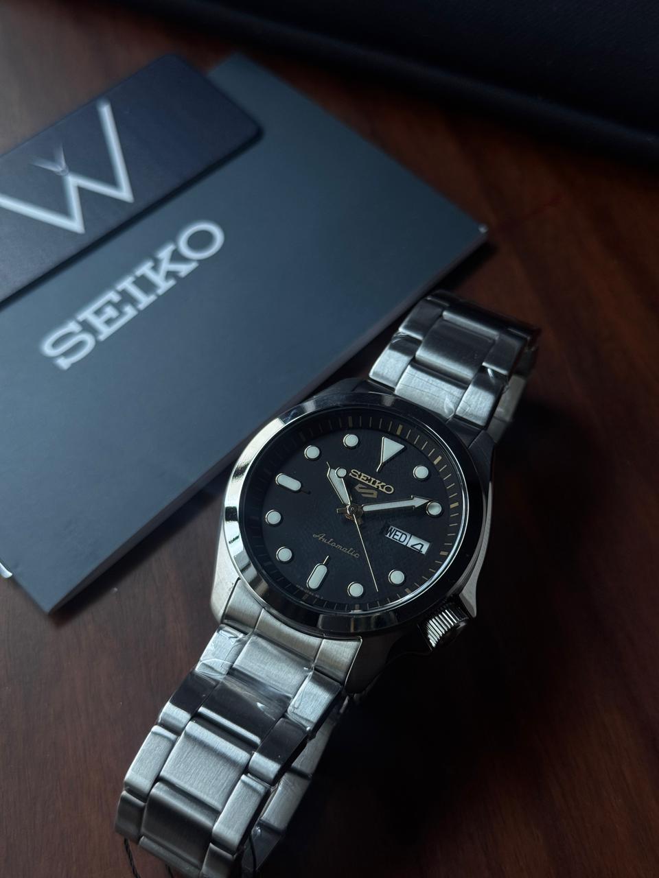 Seiko 5 Sports SRPE57