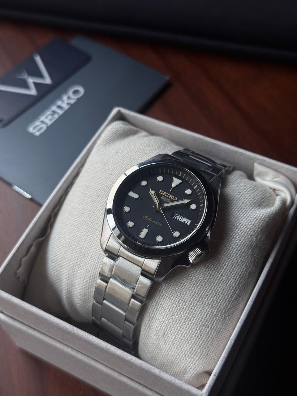 Seiko 5 Sports SRPE57