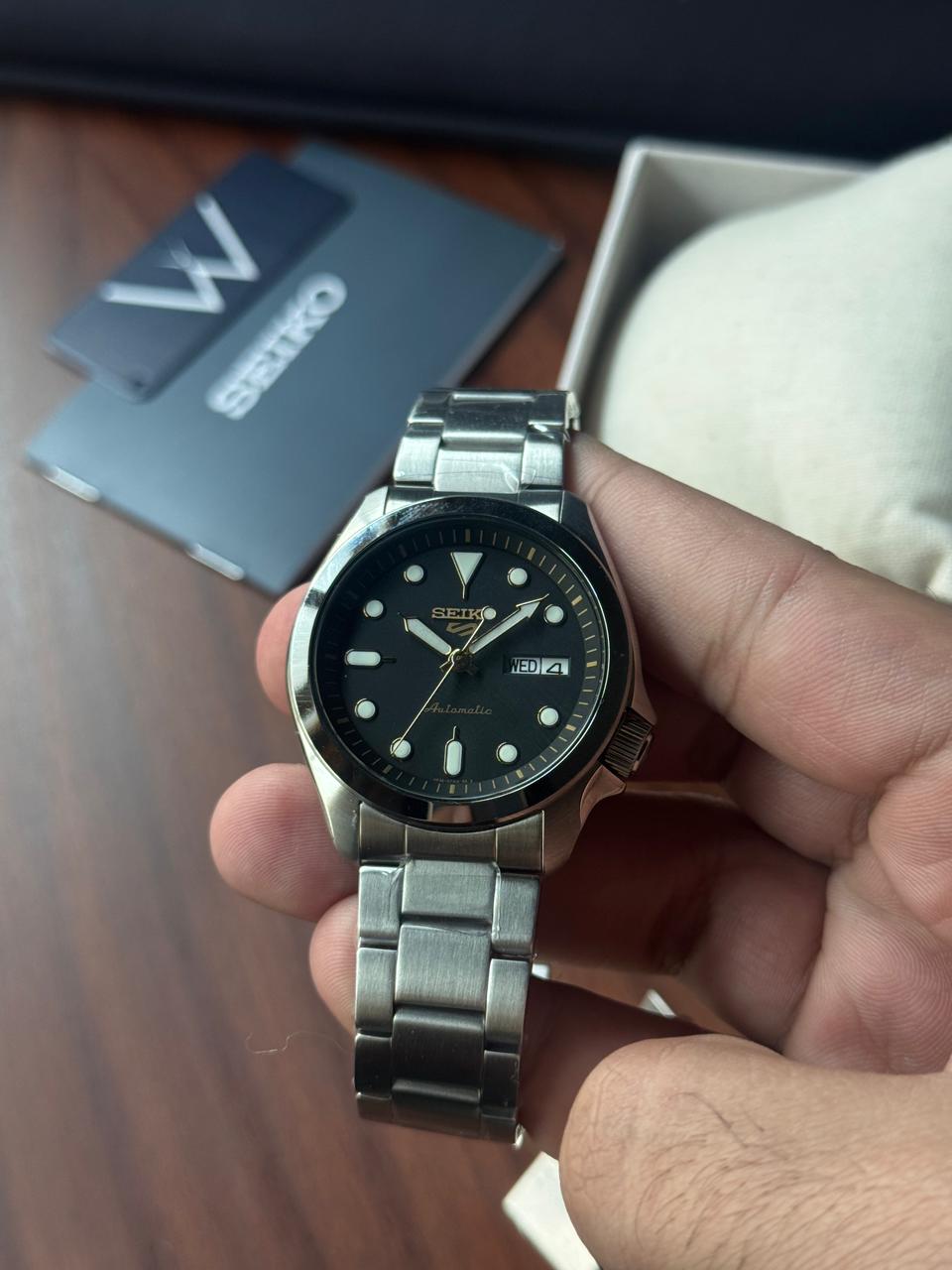 Seiko 5 Sports SRPE57