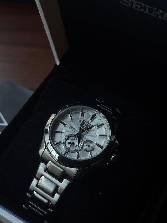 Seiko Kinetic Premiere SNP159P1